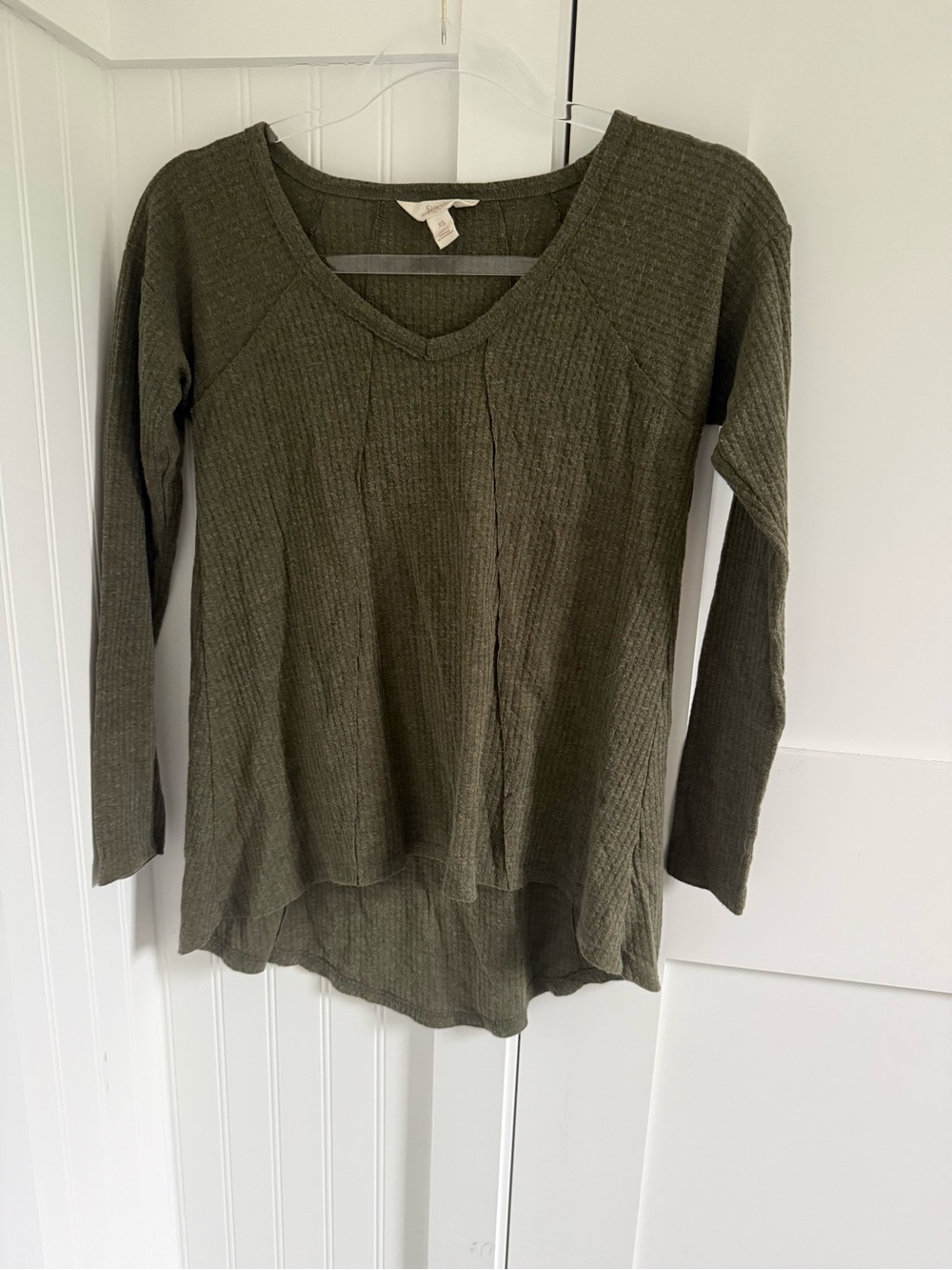 Sun & Shadow Olive V-Neck Thermal Long Sleeve Top xs